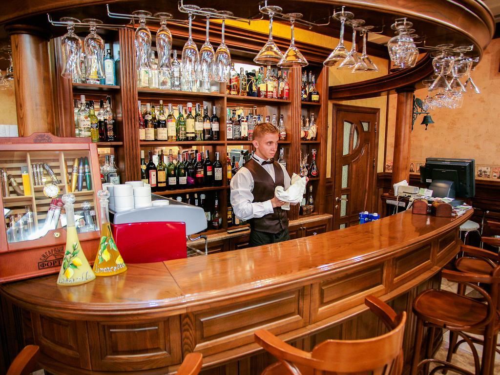 Diligence Hotel Kherson Ngoại thất bức ảnh